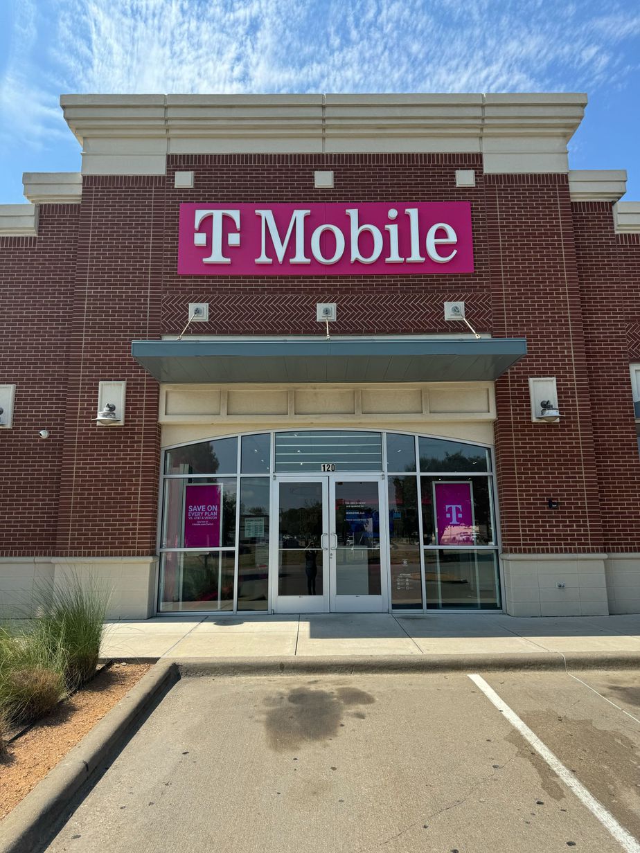 Foto del exterior de la tienda T-Mobile en SH 78 & FM 544, Wylie, TX