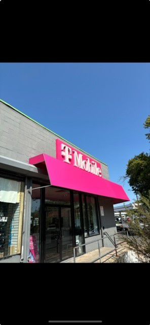 Foto del exterior de la tienda T-Mobile en Germantown Ave & Chelten Ave, Philadelphia, PA